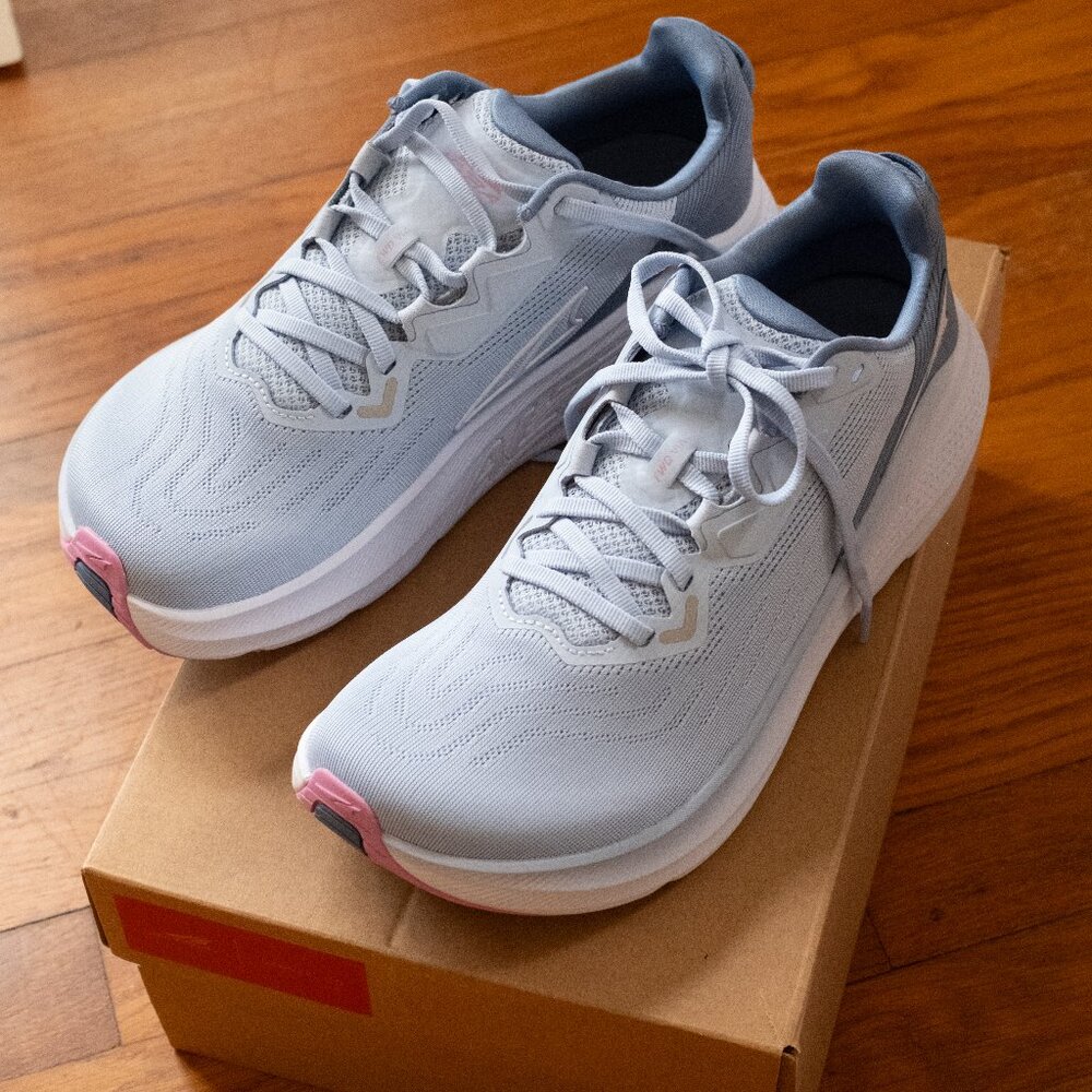 Brand new Altra Women’s FWD VIA 9.5